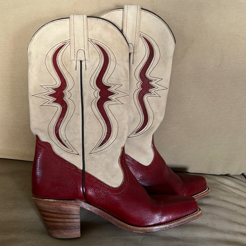 Beautiful immaculate Red and Beige Frye Boots 7.5 Made in USA